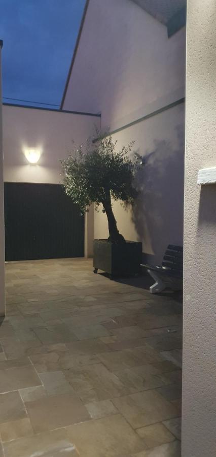 Maison Avec Garage 24 Heures Du Mans Voitures Et Toute Manifestation Le Mans Esterno foto